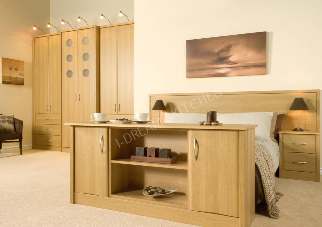 0016 Dover_Lisa_Oak_Roomset